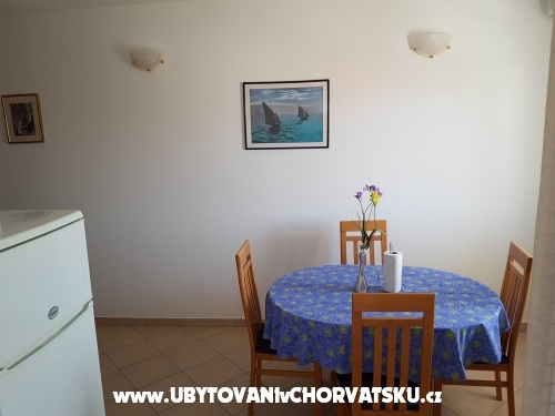 Apartmanok Villa MANDINA medencével - Marina – Trogir Horvátország
