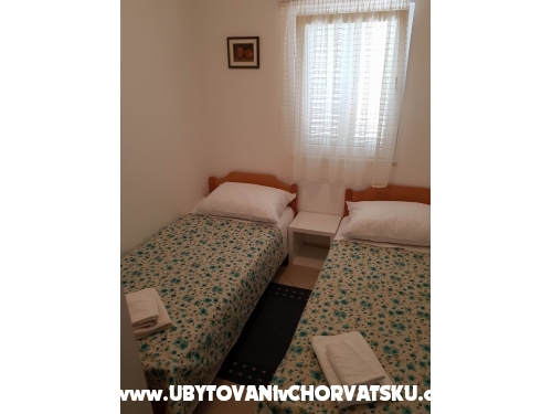Apartmaji Villa MANDINA z bazenom - Marina – Trogir Hrvaška