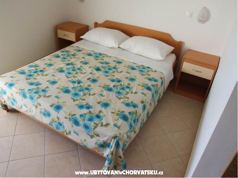 Apartments Villa MANDINA with pool - Marina – Trogir Croatia