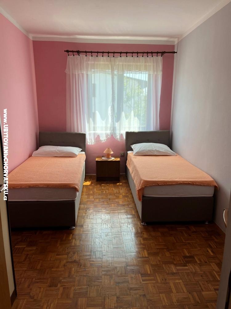 Apartmaji Peki - Nin Hrvaka