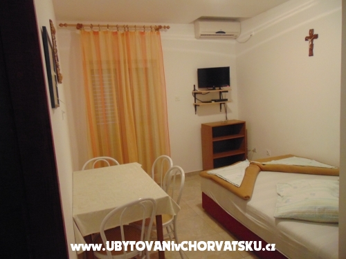Apartmaji Marija Jelić - Omiš Hrvaška