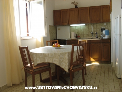Appartements Mirjana - Omi Croatie