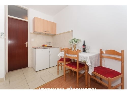 Apartments Neda Vulić - Omiš Croatia