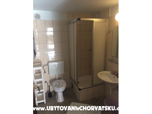 Apartmanok-pansion Julija - Omi Horvtorszg