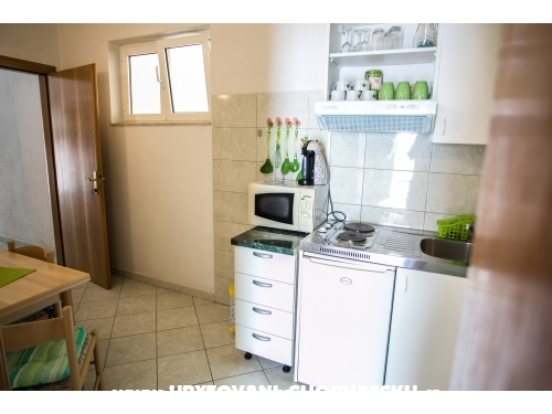 Appartementen Teni - Omi Kroati