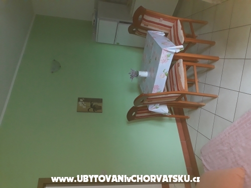 Apartmny LIKI - Omi Chorvtsko
