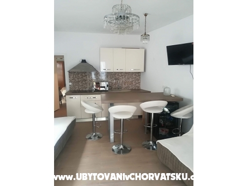 Apartmaji Merion - Omi Hrvaka