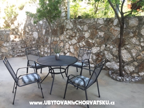 Apartments Milka i Jozo - Omi Croatia