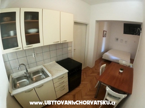 Apartments Nikola Škarica - Omiš Croatia