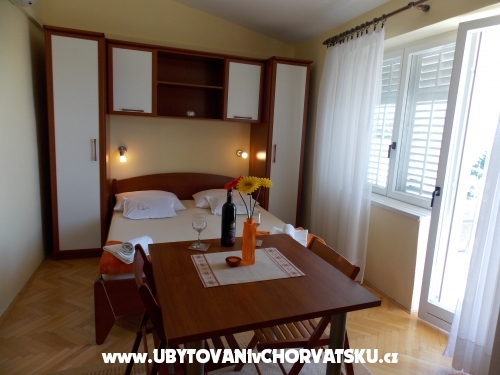 Appartementen Nikola Škarica - Omiš Kroatië