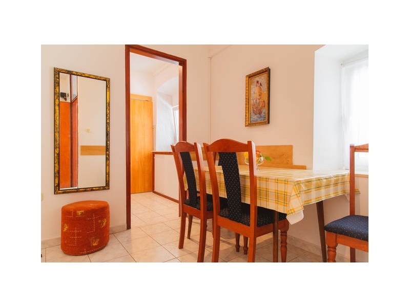 Apartmaji Stari Grad /Omi center/ - Omi Hrvaka