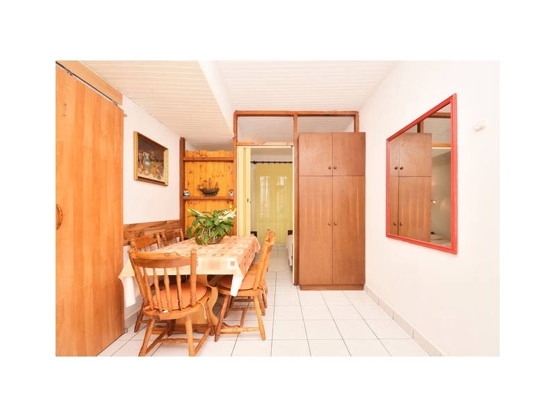 Apartmaji Stari Grad /Omi center/ - Omi Hrvaka