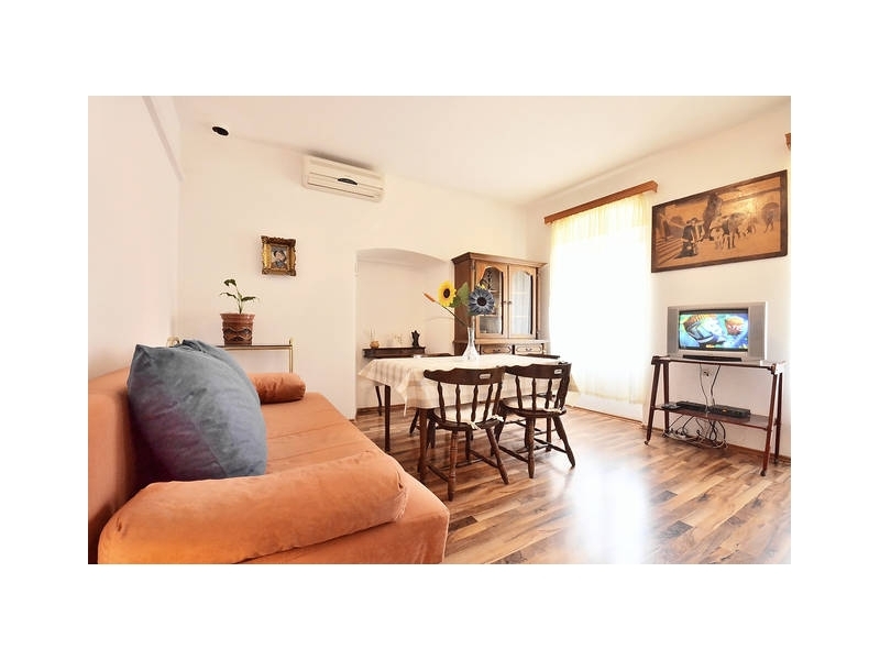 Apartmaji Stari Grad /Omi center/ - Omi Hrvaka