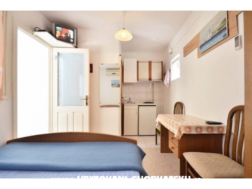 Apartmaji Stari Grad /Omi center/ - Omi Hrvaka