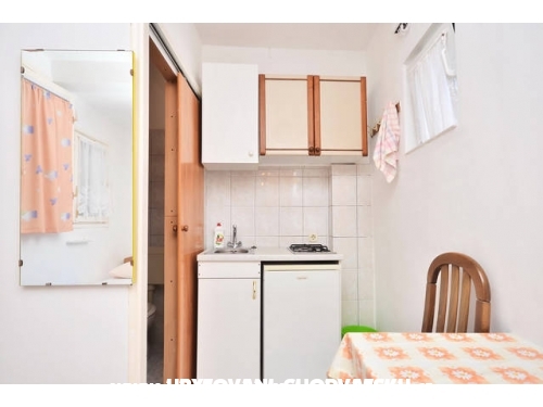 Apartmaji Stari Grad /Omi center/ - Omi Hrvaka