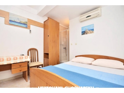 Apartmaji Stari Grad /Omi center/ - Omi Hrvaka
