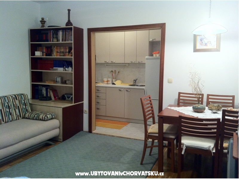 Appartements Omi Centar - Omi Croatie