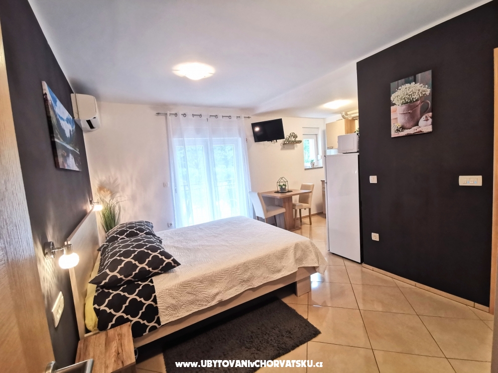 Apartmny  RITA - Omi Chorvtsko