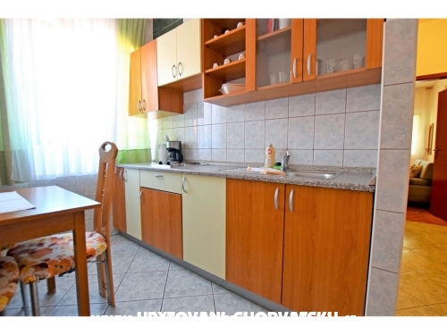 Apartmaji Adriana - Starigrad Paklenica Hrvaška