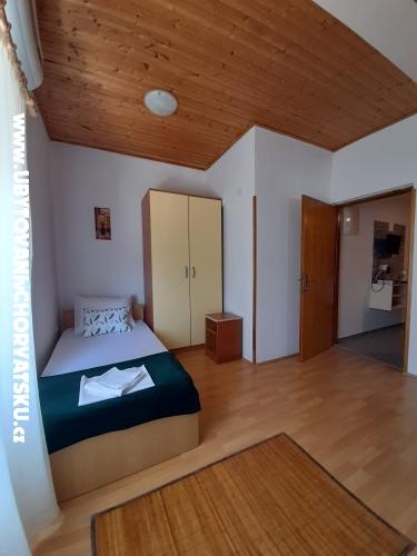 Apartments Tomic - Starigrad Paklenica Croatia