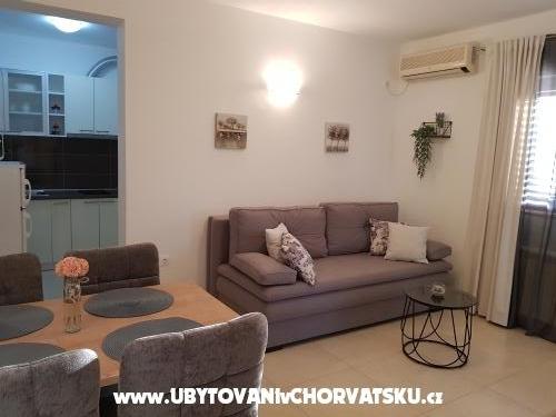 Apartmaji Silvija - Pakoštane Hrvaška