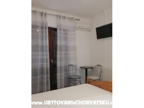 Apartmanok Leo - Pakotane Horvtorszg