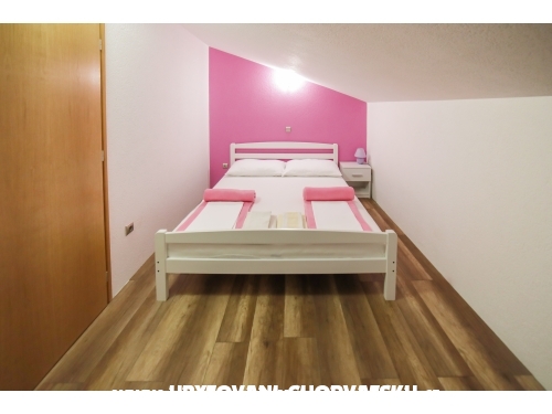 Apartmanok Ivii - Pakotane Horvtorszg