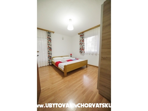 Apartmanok Ivii - Pakotane Horvtorszg