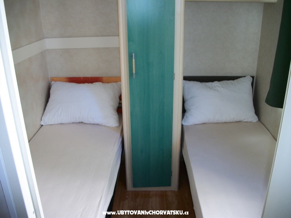 Apartmanok Sinjal - Pakotane Horvtorszg
