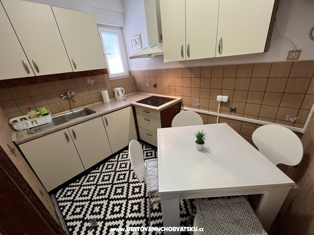 Apartmny s baznom Villa Julia 3 - Pakotane Chorvtsko