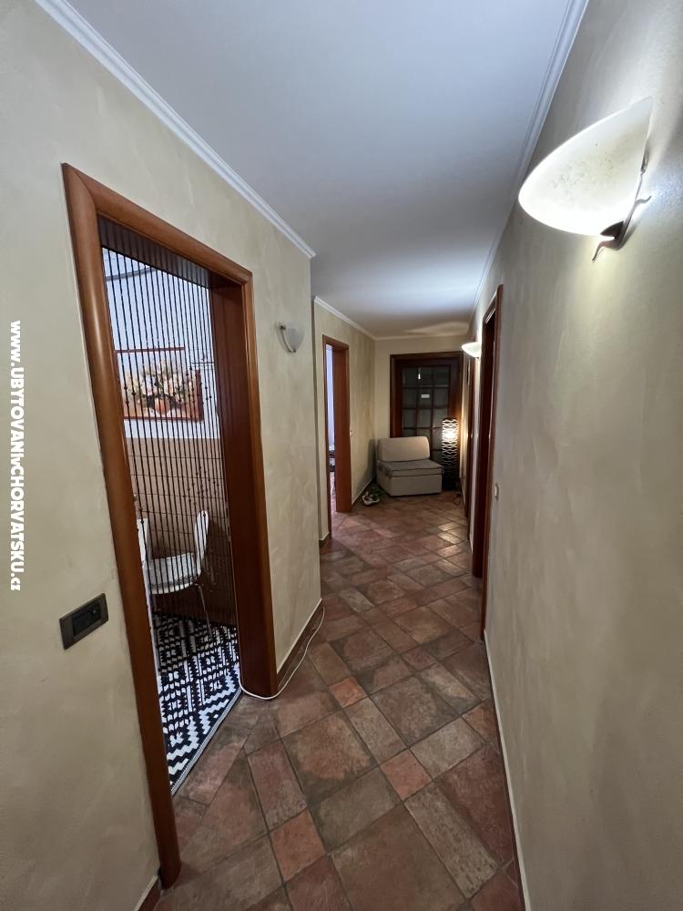 Apartmny s baznom Villa Julia 3 - Pakotane Chorvtsko