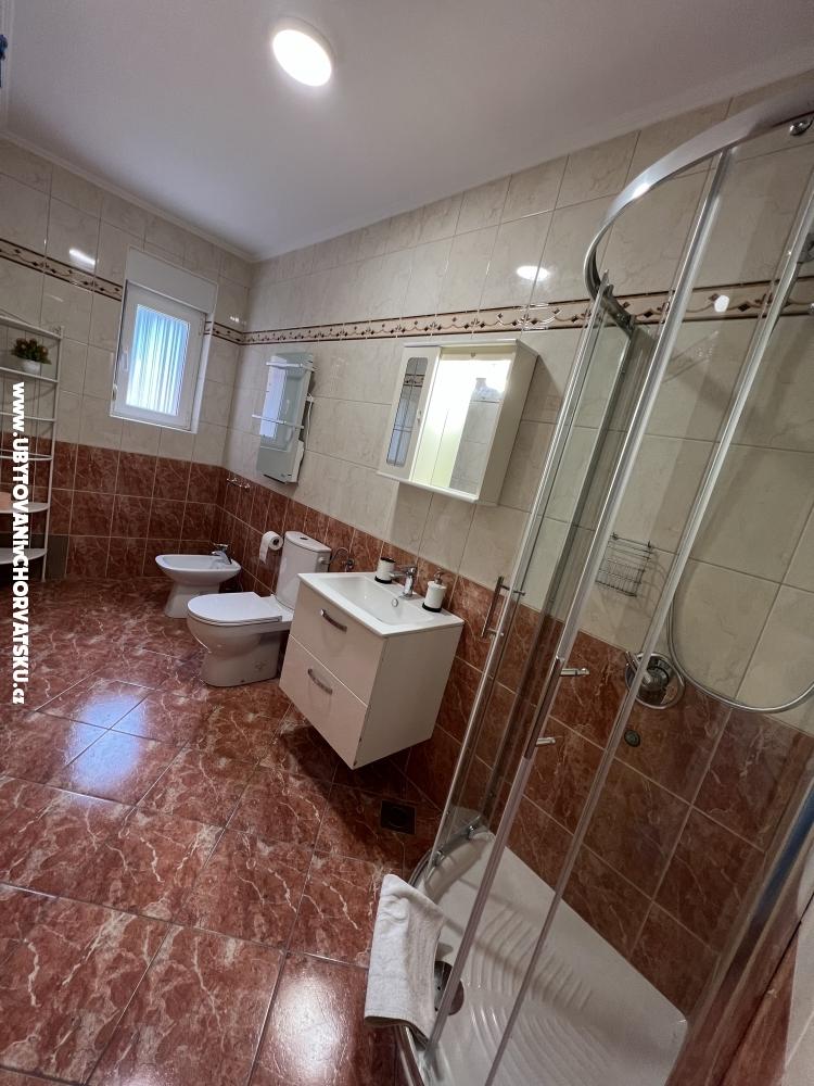 Apartmny s baznom Villa Julia 3 - Pakotane Chorvtsko