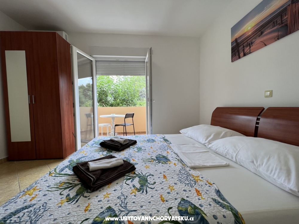 Apartmny s baznom Villa Julia 3 - Pakotane Chorvtsko