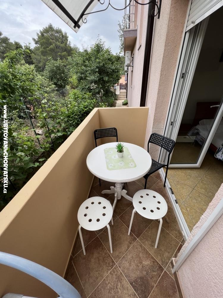 Apartmny s baznom Villa Julia 3 - Pakotane Chorvtsko