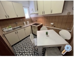 Apartmani sa bazenom Villa Julia 3 - Pakotane Hrvatska