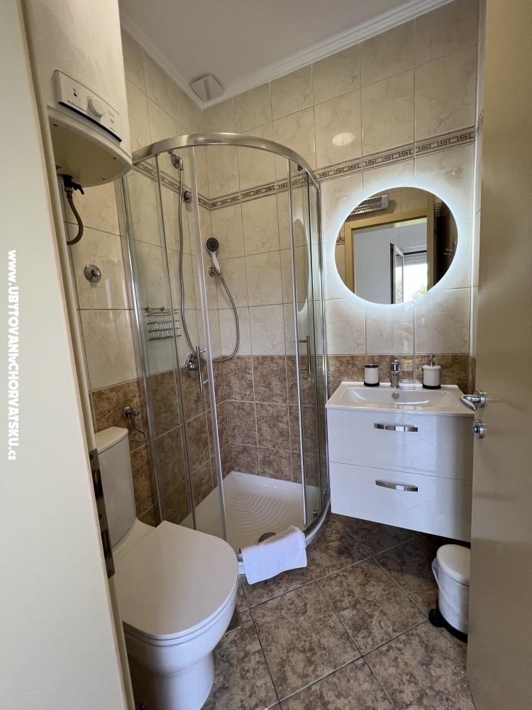 Apartmny s baznom Villa Julia 3 - Pakotane Chorvtsko