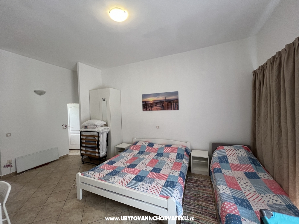 Apartmny s baznom Villa Julia 3 - Pakotane Chorvtsko