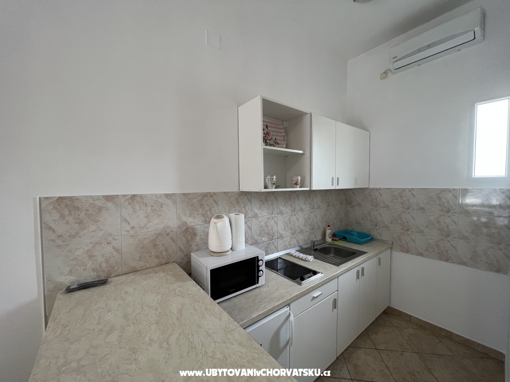 Apartmny s baznom Villa Julia 3 - Pakotane Chorvtsko