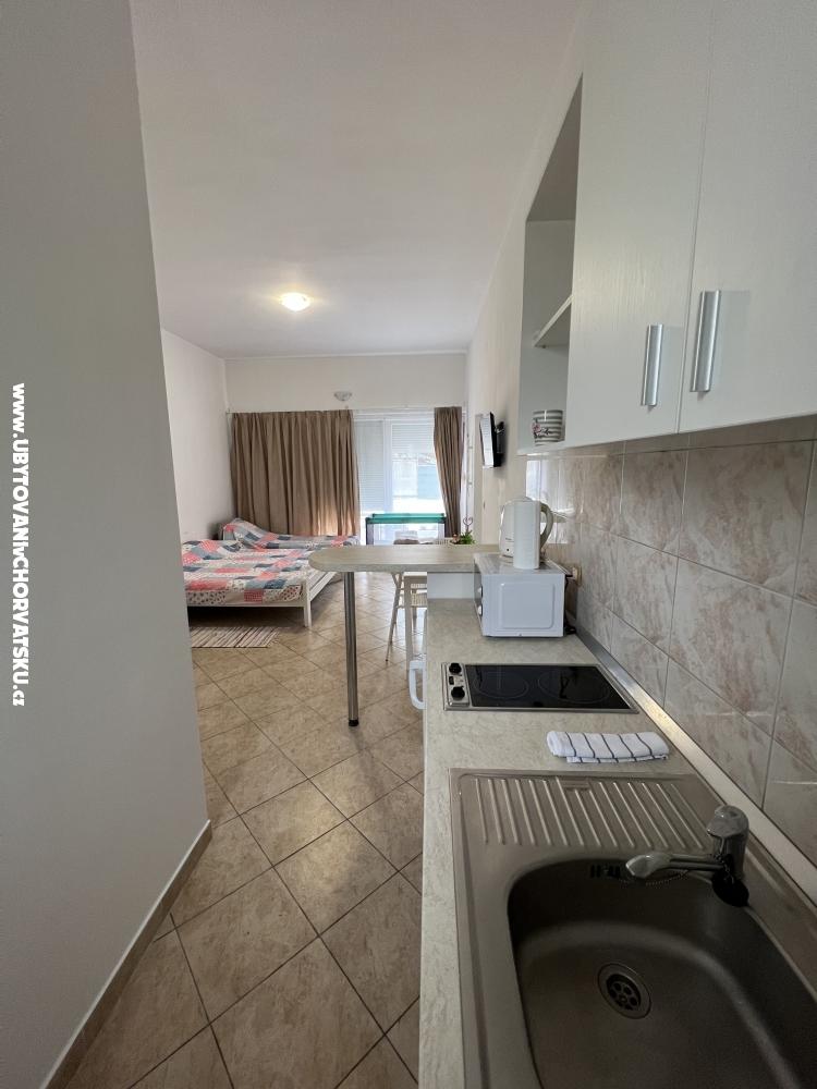 Apartmny s baznom Villa Julia 3 - Pakotane Chorvtsko
