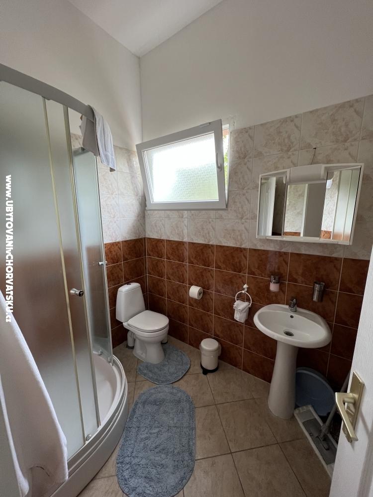 Apartmny s baznom Villa Julia 3 - Pakotane Chorvtsko
