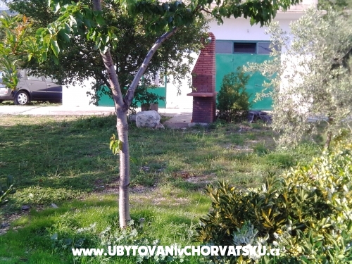 Apartmn Sumi - Podgora Chorvtsko