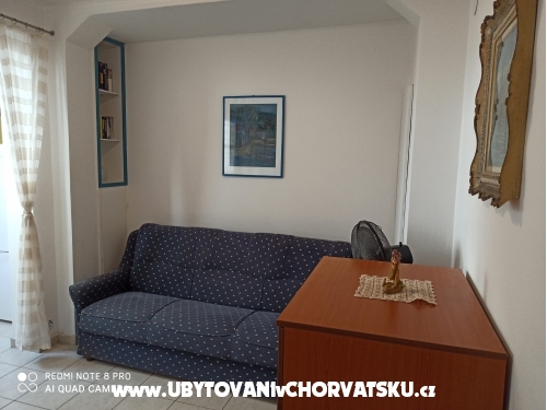 Apartmaji Flora - Podgora Hrvaška
