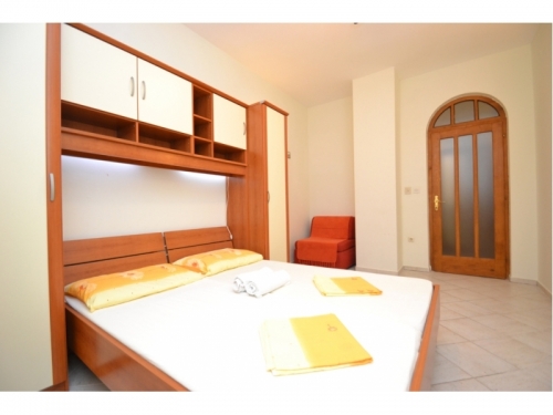 Apartmny Milan - Podgora Chorvtsko