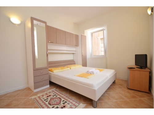 Apartmny Milan - Podgora Chorvtsko