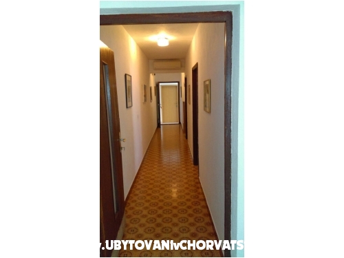 Apartmaji Mladenka - Podgora Hrvaška