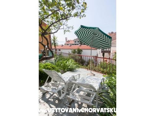Apartmaji TRI cvita - Podgora Hrvaška