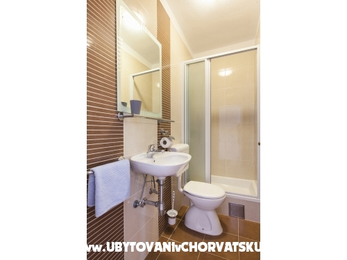 Apartments TRI cvita - Podgora Croatia