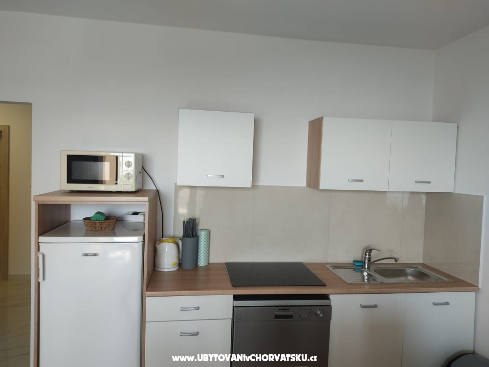 Apartmaji Zubac - Podgora Hrvaka