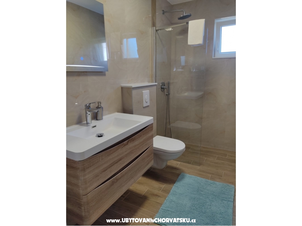 Apartmaji Zubac - Podgora Hrvaka