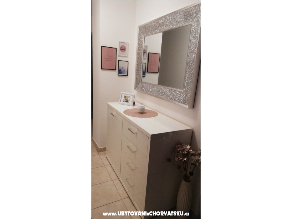 Apartmaji Zubac - Podgora Hrvaka